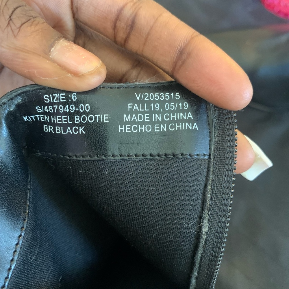 Size 6 Banana Republic Black Kitten Heeled Boots